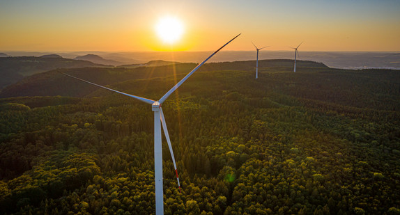 Windpark Lauterstein bei Sonnenaufgang