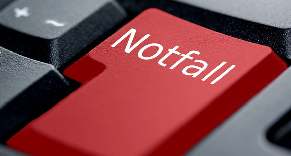 Tastatur mit roter Notfall-Taste