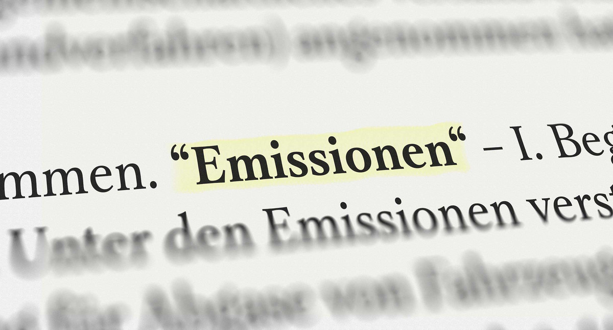 Emissionen im Buch mit Textmarker markiert