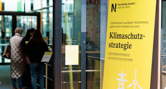 Fair Handeln Messe 2025: Aufsteller zur Klimaschutzstrategie