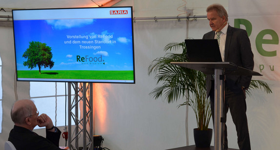 Umweltminister Franz Untersteller bei der Firma ReFood in Trossingen