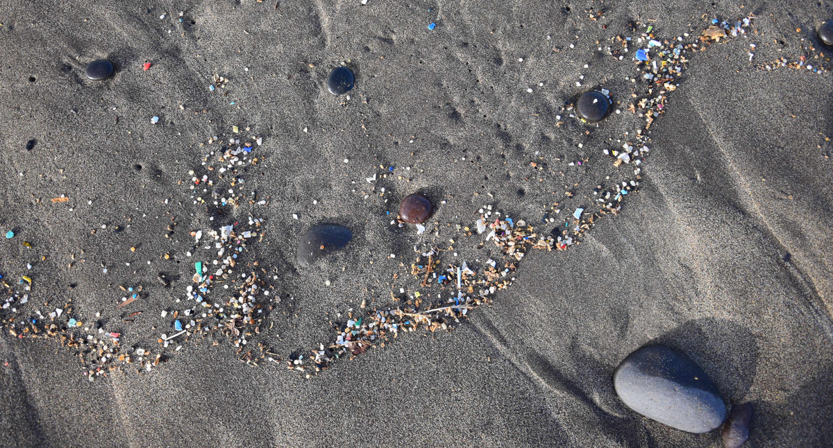 Mikroplastik am Strand von Lanzarote