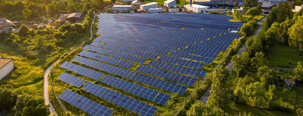 Freiflächen-Photovoltaik-Anlage im Solarpark Kuchen