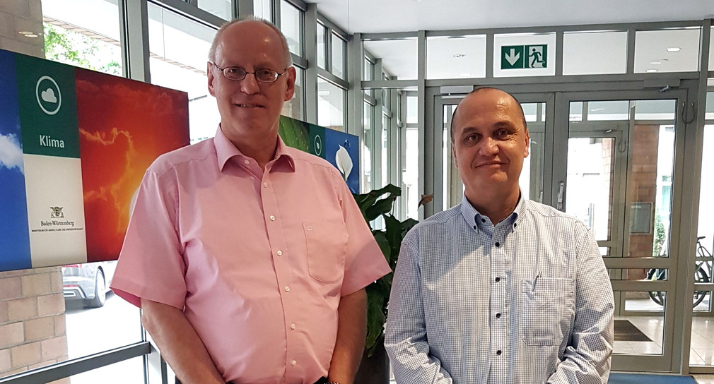 Dr.-Ing. Zijah Mahmutspahić (right), sewage sludge representative of Hrvatske Vode in Zagreb, Croatia, and Martin Kneisel, head of Local recycling management, waste disposal technology of the Ministry of the Environment, Climate Protection and the Energy Sector