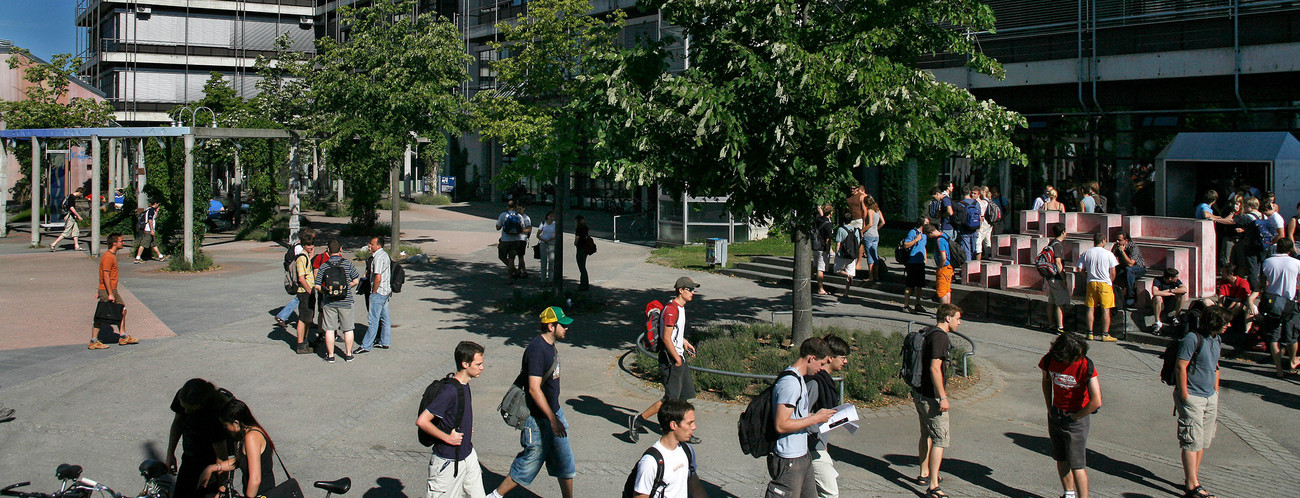 Studenten auf Campus