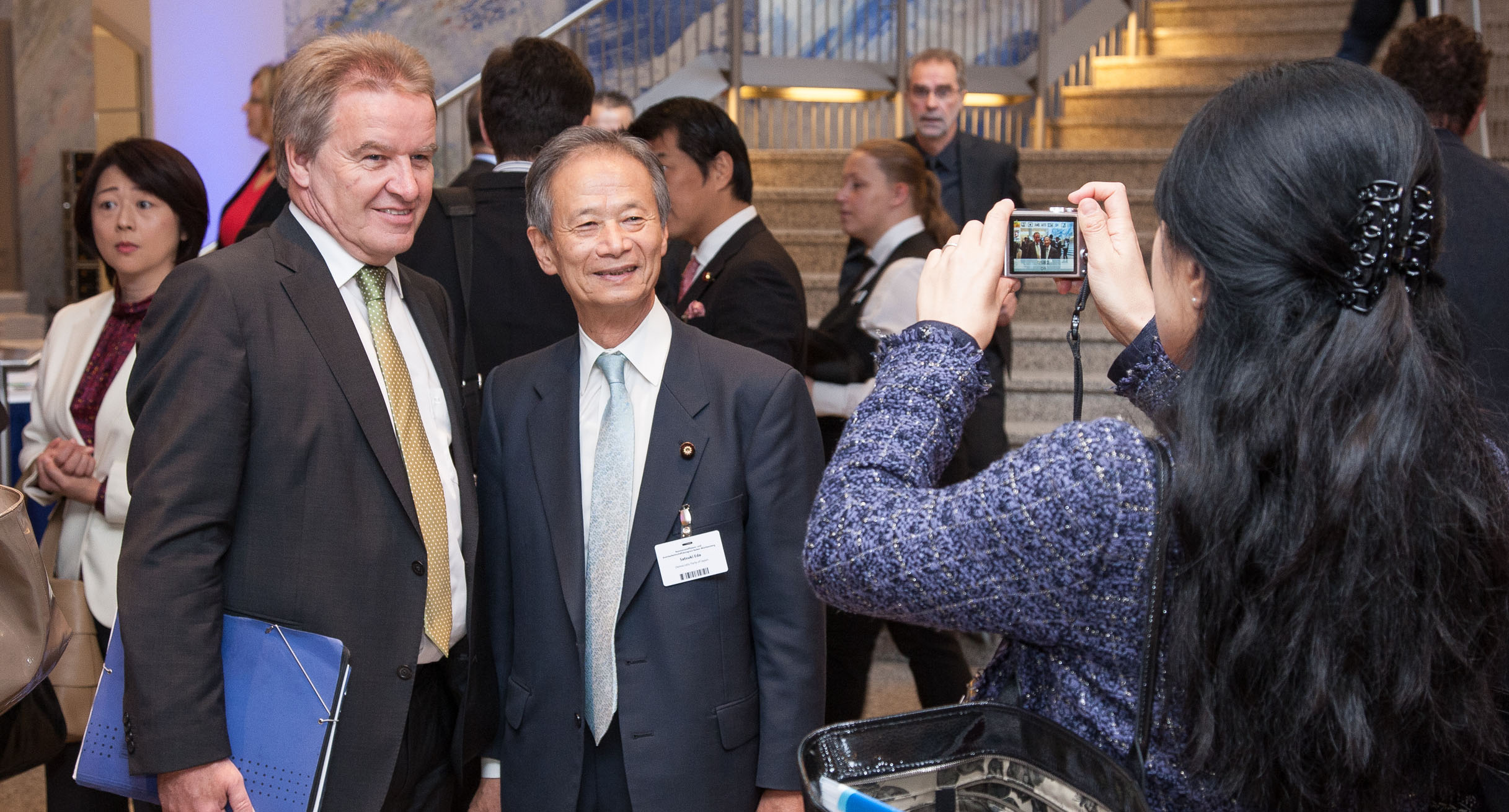 Minister of the Environment Franz Untersteller (left) with former Japanese minister of justice and the environment, Satsuki Eda']